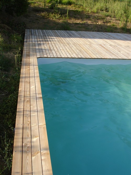 POOL AND SHED IN THE VINEYARDS