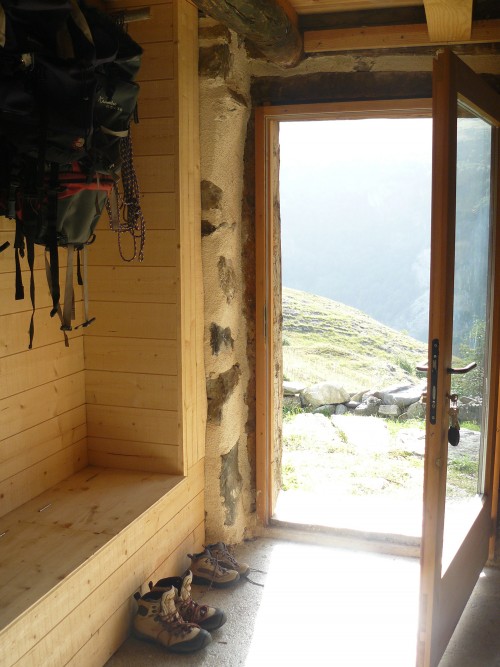 A MOUNTAIN BARN