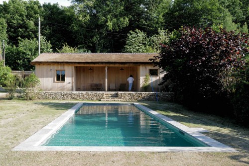 Création d'une piscine et d'un pool house
