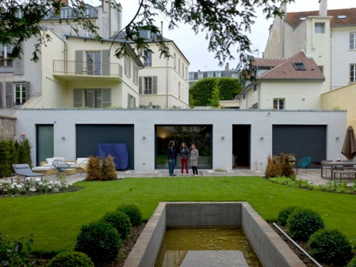 Extension sur jardin avec toiture végétalisée